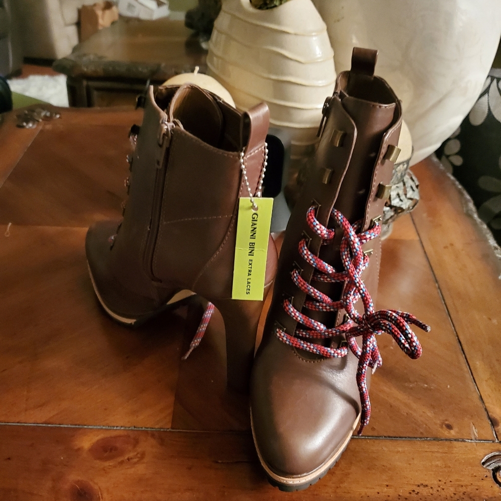 Gianni Bini Leather boots